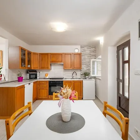 Ferienhaus Casa Nadia By Briskva